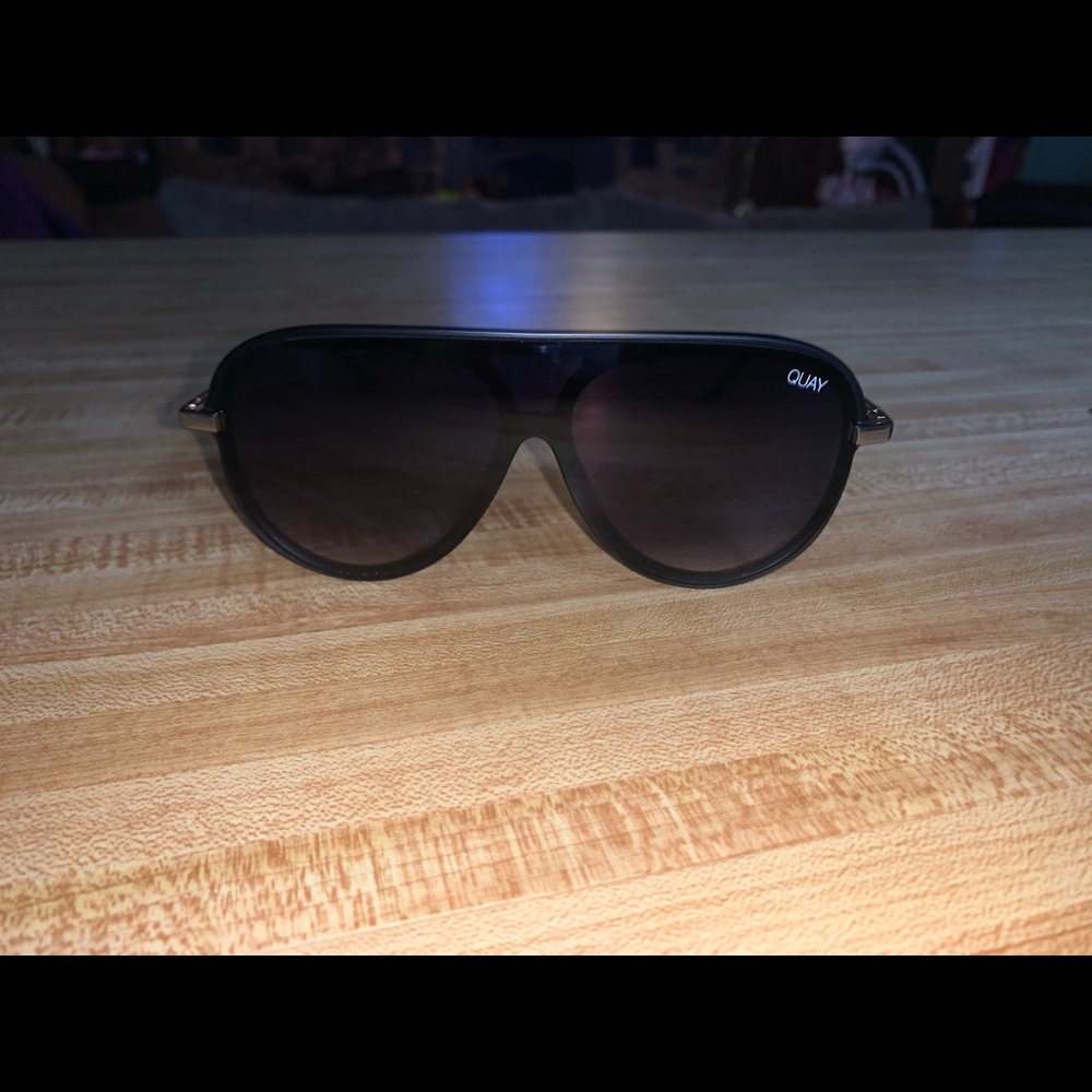 Quay x Jlo EMPIRE Sunglasses